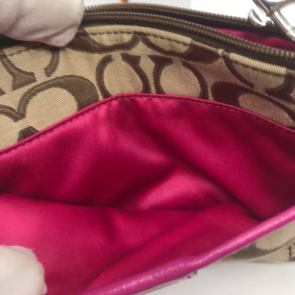 COACH Jacquard Fabric Tan Pink Wristlet - Picture 5 of 5